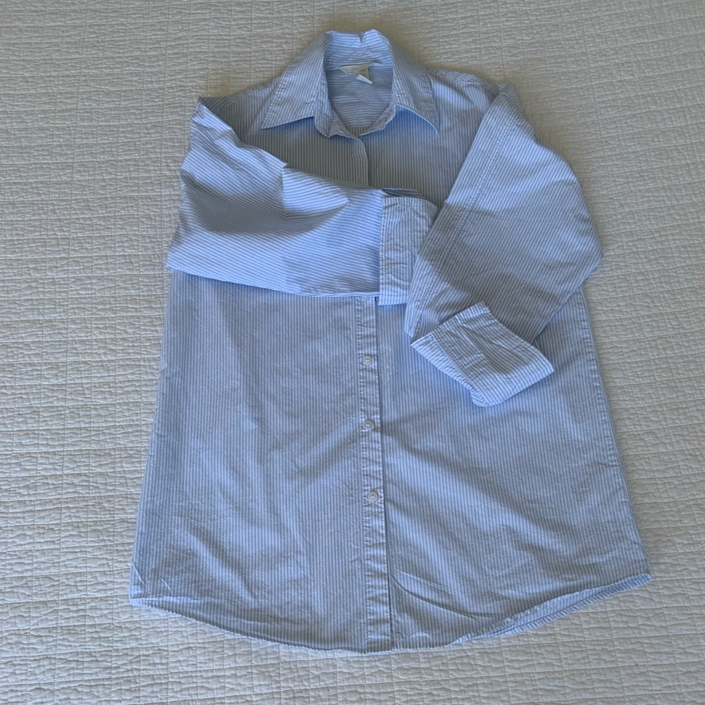 CRISP OVERSIZED COTTON BUTTON UP COLLARED SHIRT / WHITE & PALE BLUE STRIPE